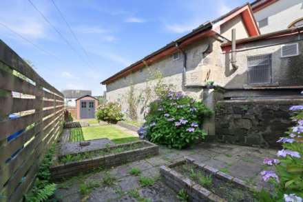 Main Street, Neilston, G78, Image 22