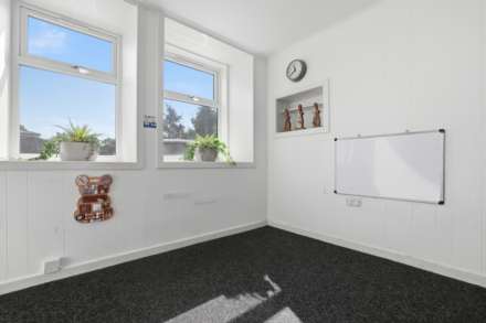 Main Street, Neilston, G78, Image 6