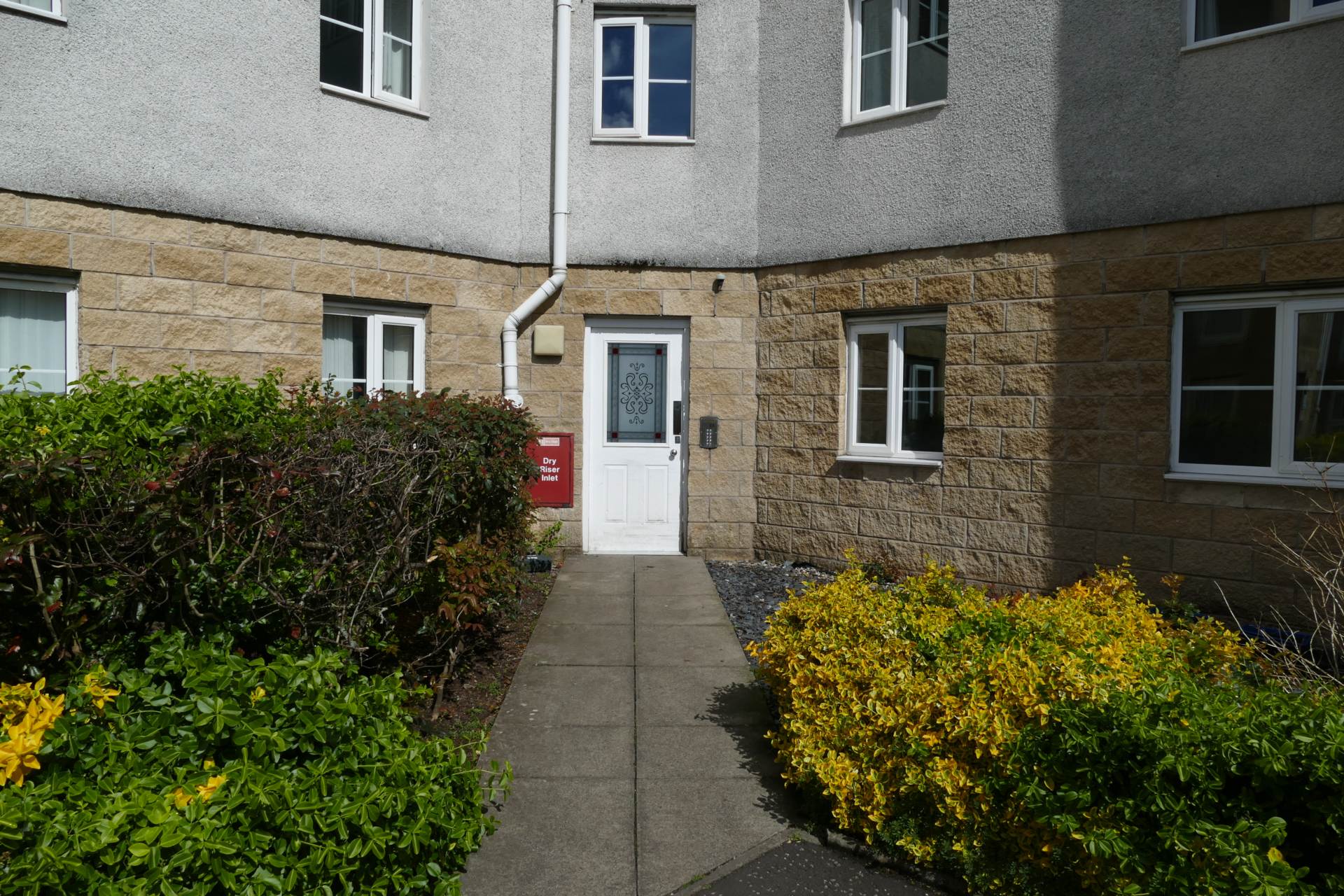 Lloyd Court, Glasgow, Image 3