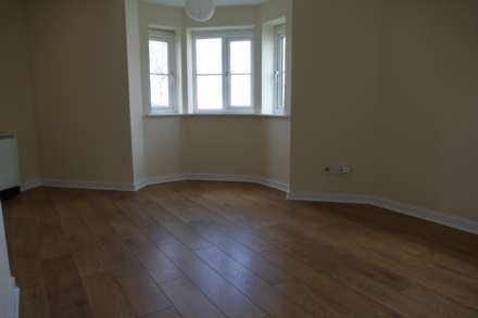 Lloyd Court, Glasgow, Image 4
