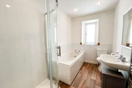 Springwell Place, Stewarton, Image 12