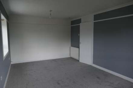 Lloyd Walk, Stewarton, Image 3