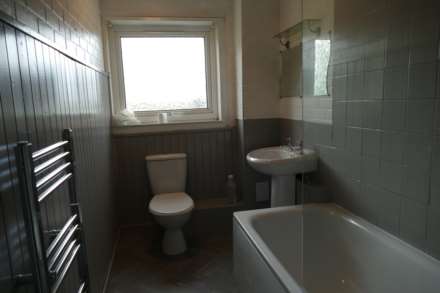 Lloyd Walk, Stewarton, Image 6