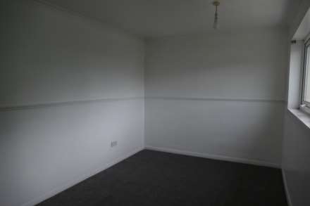 Lloyd Walk, Stewarton, Image 9