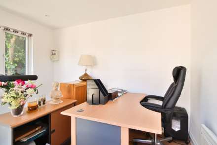 Parklands Way, Worcester Park, Image 19