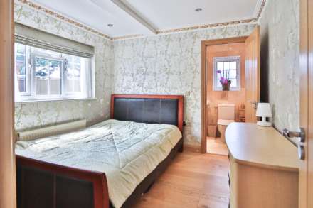 Parklands Way, Worcester Park, Image 9