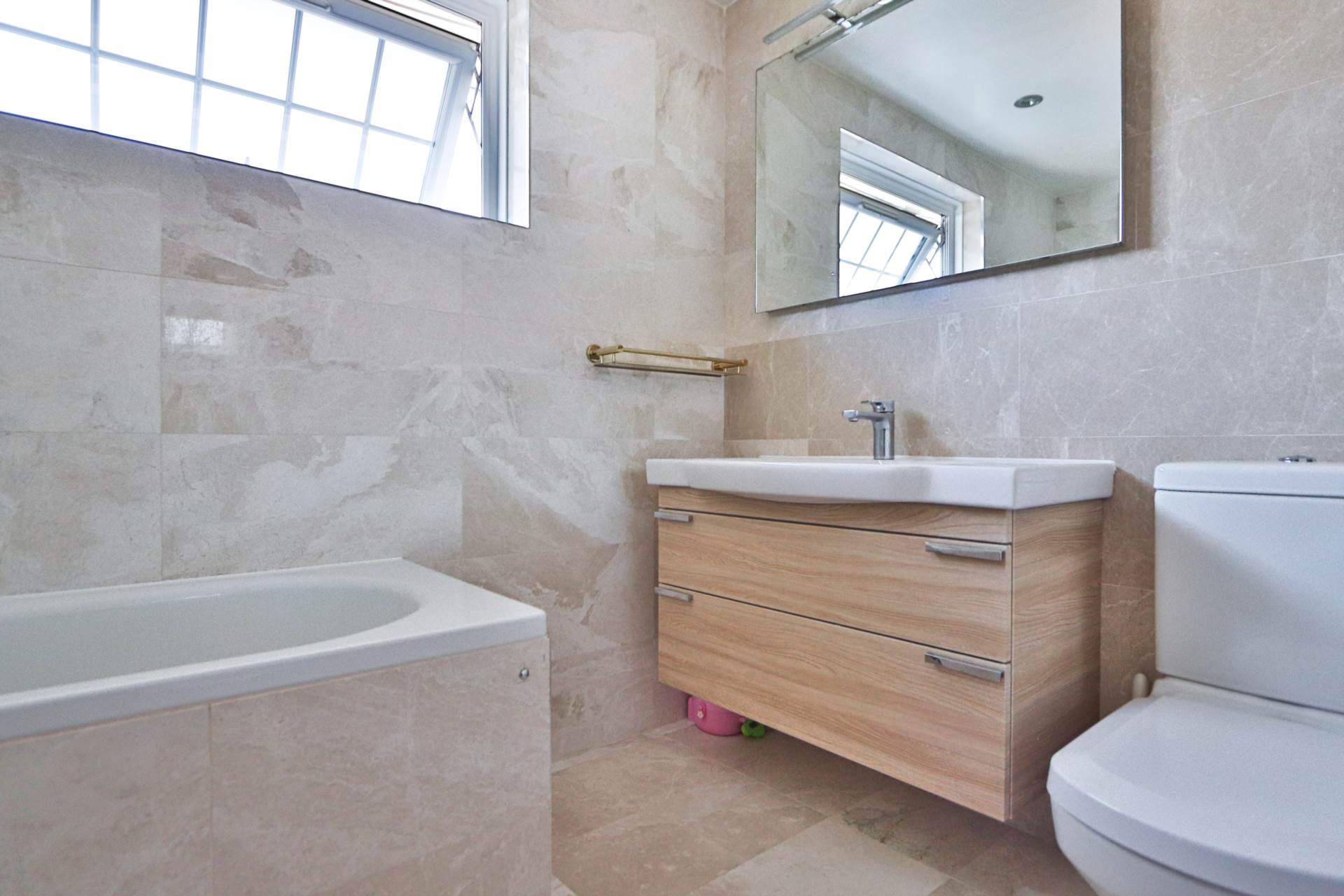 Parklands Way, Worcester Park, Image 17