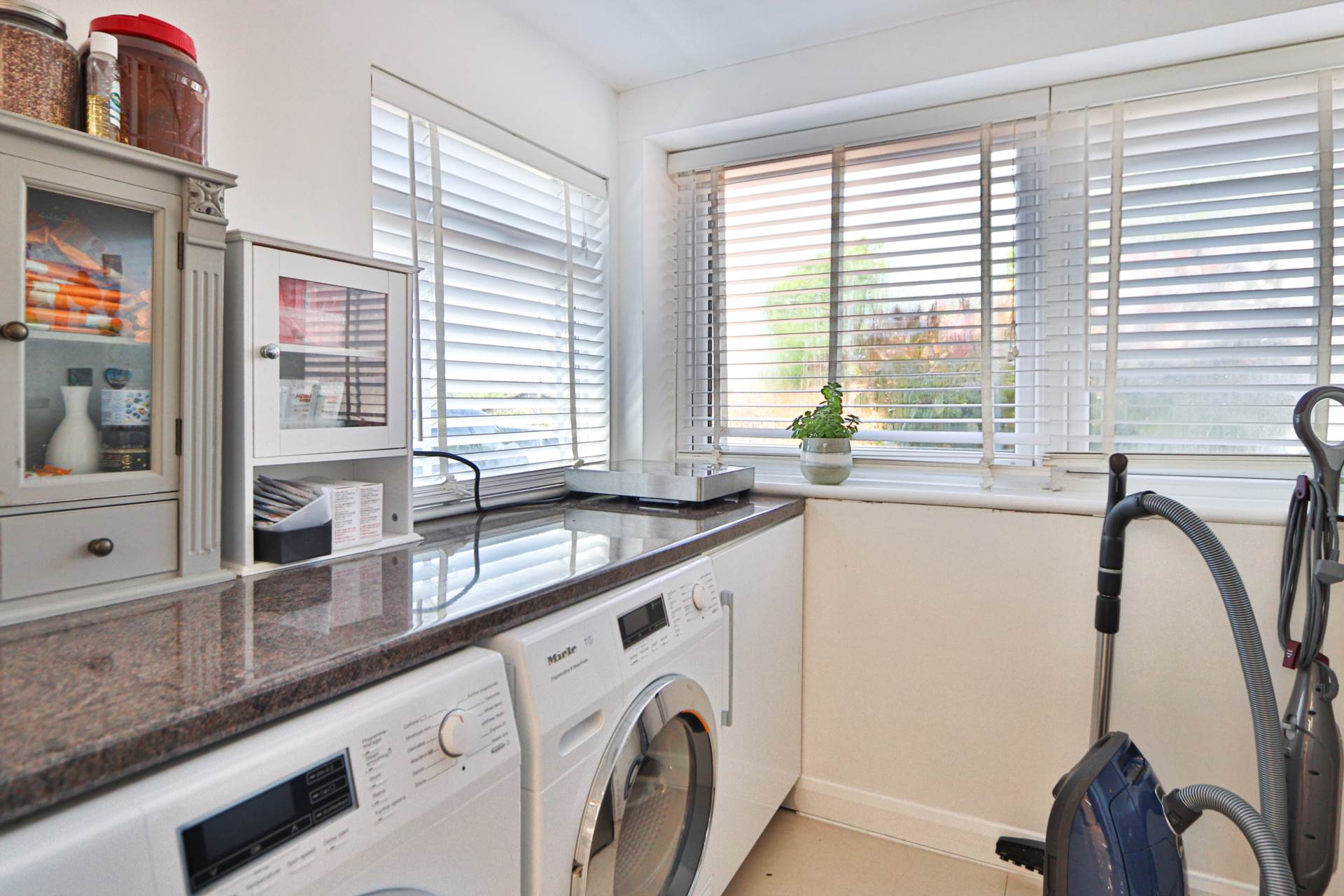 Parklands Way, Worcester Park, Image 5