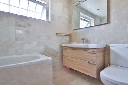 Parklands Way, Worcester Park, Image 17