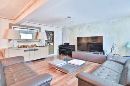 Parklands Way, Worcester Park, Image 2