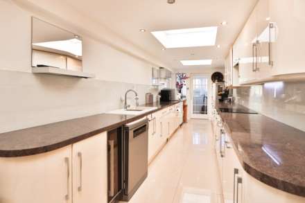 Parklands Way, Worcester Park, Image 4