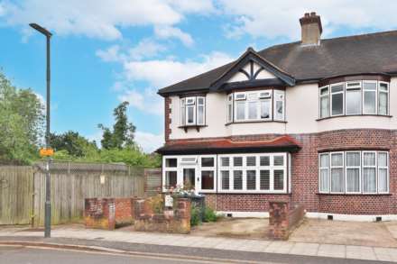 3 Bedroom End Terrace, Belmont Avenue, New Malden