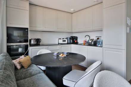 Brook Street, Kingston Upon Thames, Image 3