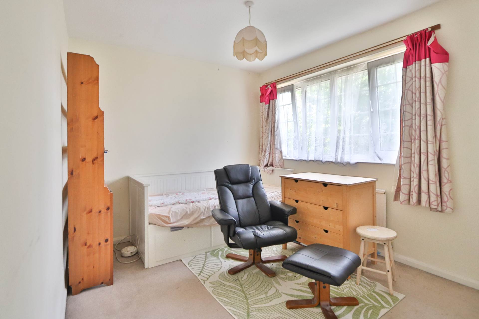 Maria Theresa Close, New Malden, Image 3