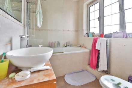Maria Theresa Close, New Malden, Image 10