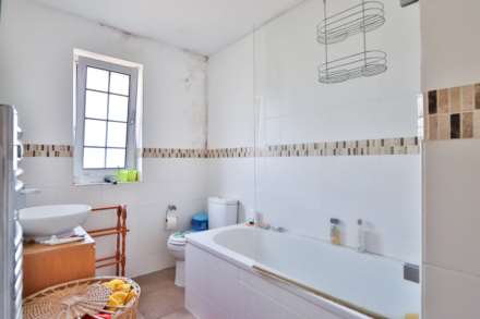 Maria Theresa Close, New Malden, Image 11