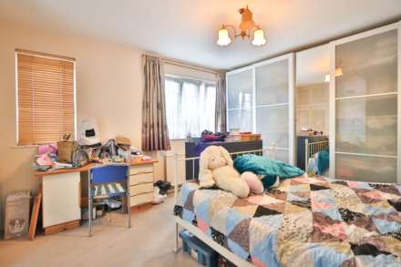 Maria Theresa Close, New Malden, Image 6