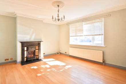 Browning Avenue, Worcester Park, Image 2