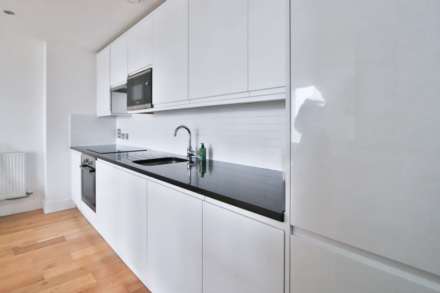 Sutton Court Road, Sutton, Image 4