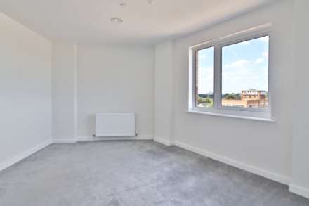 Powdermill Close, New Malden, Image 8