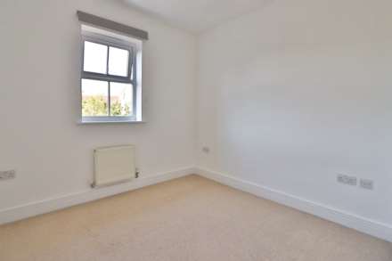 Heatherlea Grove, Worcester Park, Image 11