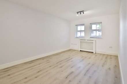 Heatherlea Grove, Worcester Park, Image 4