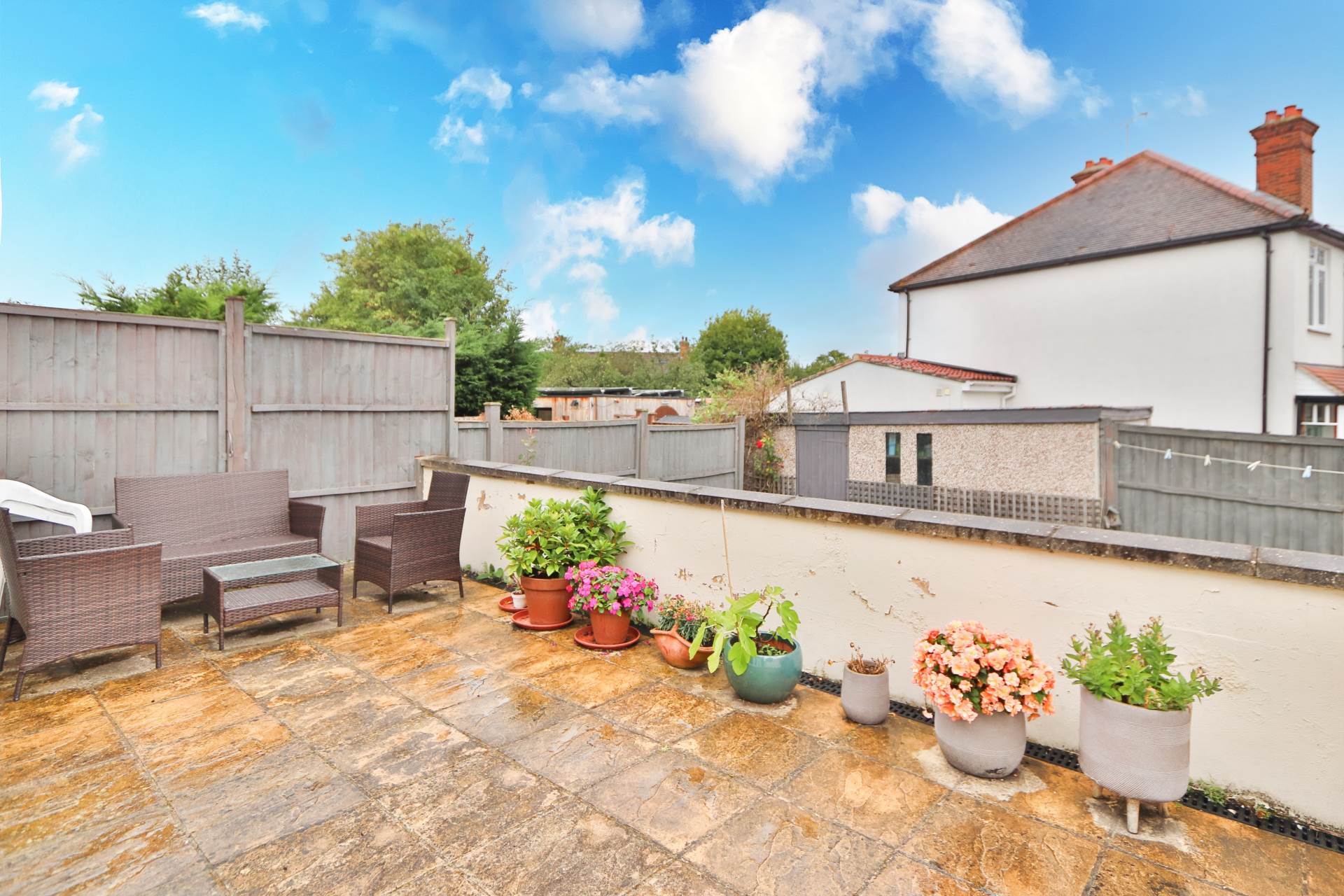 Myrtle Grove, New Malden, Image 12