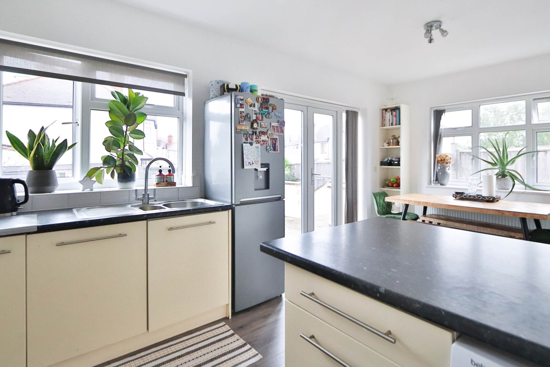 Myrtle Grove, New Malden, Image 6
