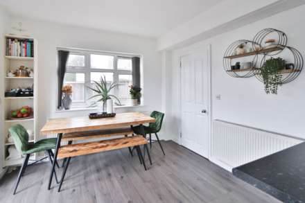 Myrtle Grove, New Malden, Image 5