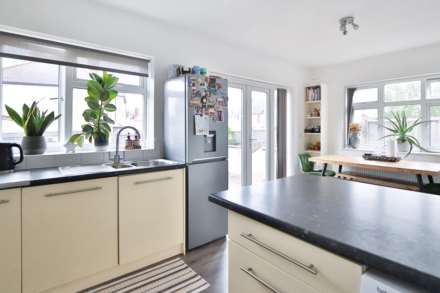 Myrtle Grove, New Malden, Image 6