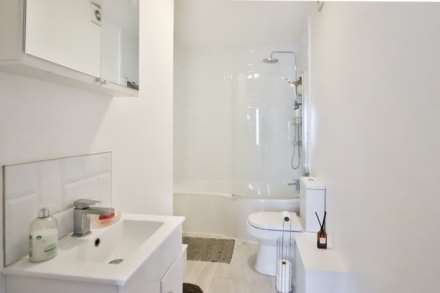 Myrtle Grove, New Malden, Image 7