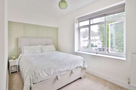 Myrtle Grove, New Malden, Image 8