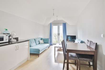 Alric Avenue, New Malden, Image 3