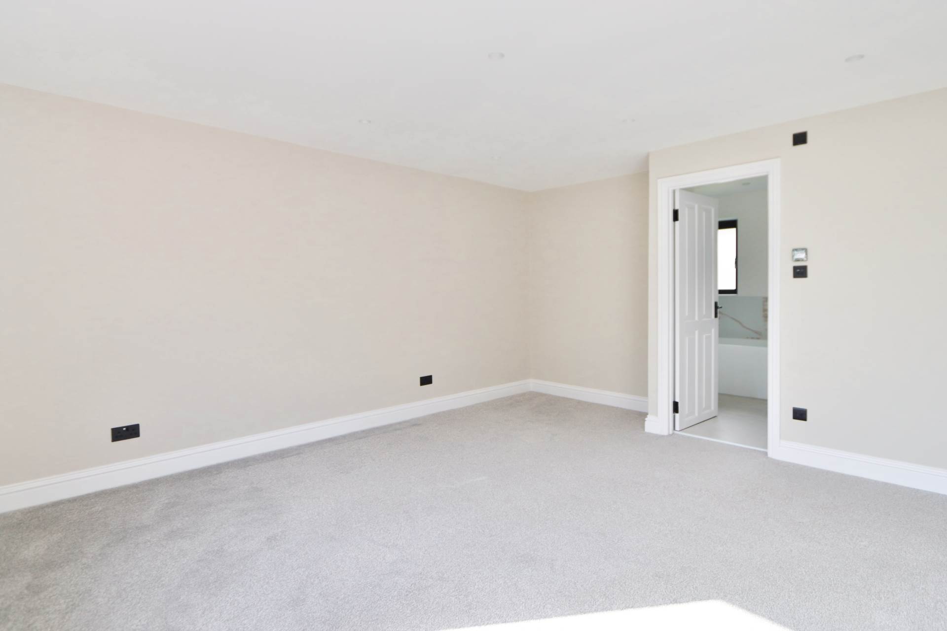 Renfrew Road, Kingston Upon Thames, Image 11