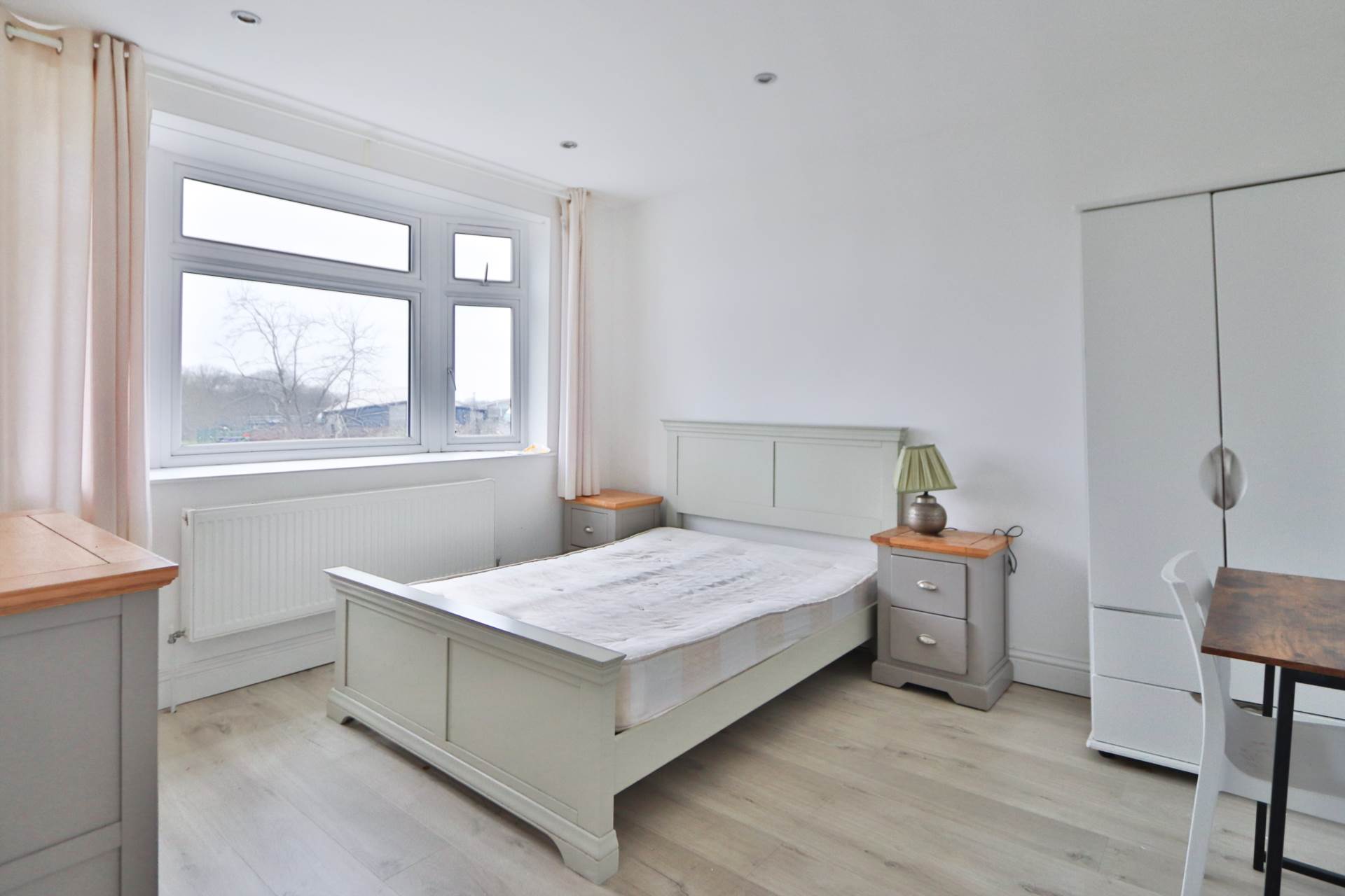 Elm Walk, London, Image 8