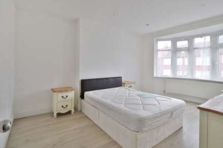 Elm Walk, London, Image 7