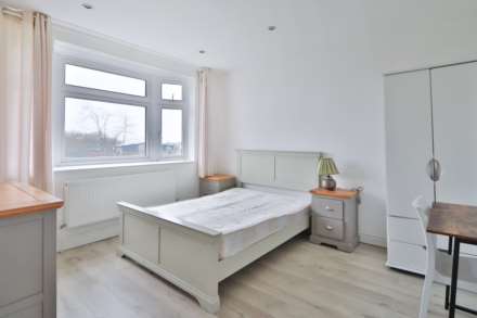 Elm Walk, London, Image 8