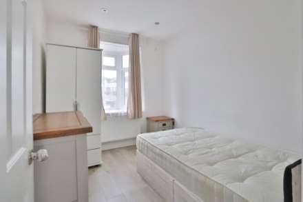 Elm Walk, London, Image 9