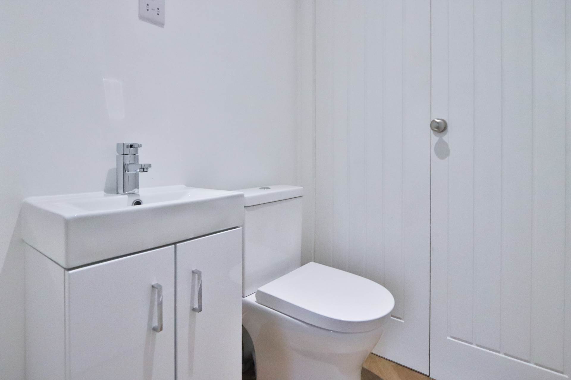 Motspur Park, New Malden, Image 12