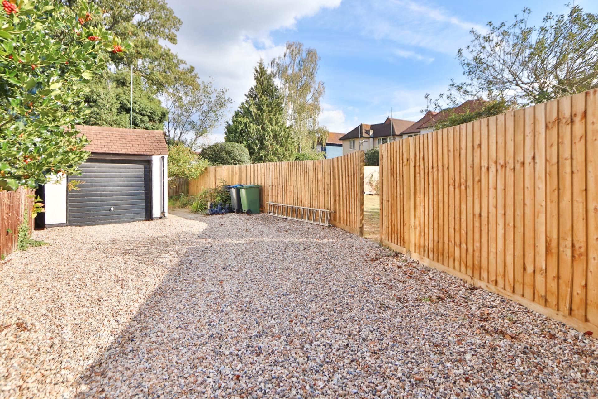 Motspur Park, New Malden, Image 19
