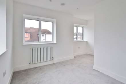 Motspur Park, New Malden, Image 10