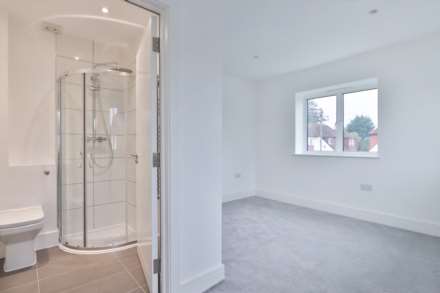 Motspur Park, New Malden, Image 11
