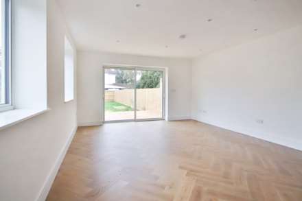 Motspur Park, New Malden, Image 3