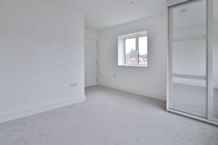 Motspur Park, New Malden, Image 5