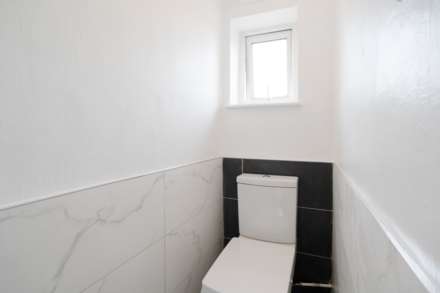 Bramshaw Rise, New Malden, Image 15