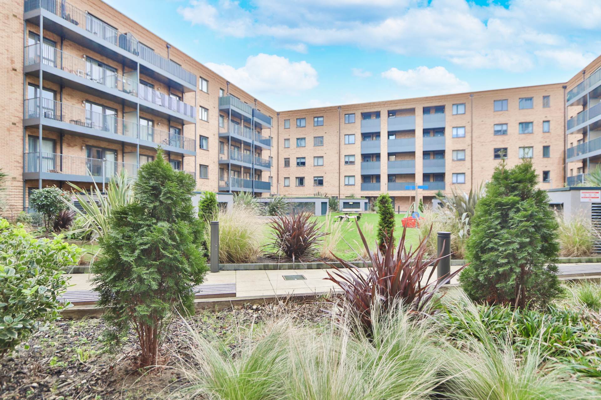 Powdermill Close, New Malden, Image 11