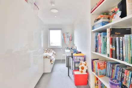 Powdermill Close, New Malden, Image 10