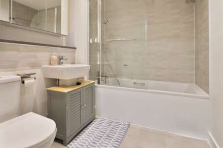 Powdermill Close, New Malden, Image 7