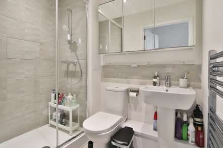 Powdermill Close, New Malden, Image 8