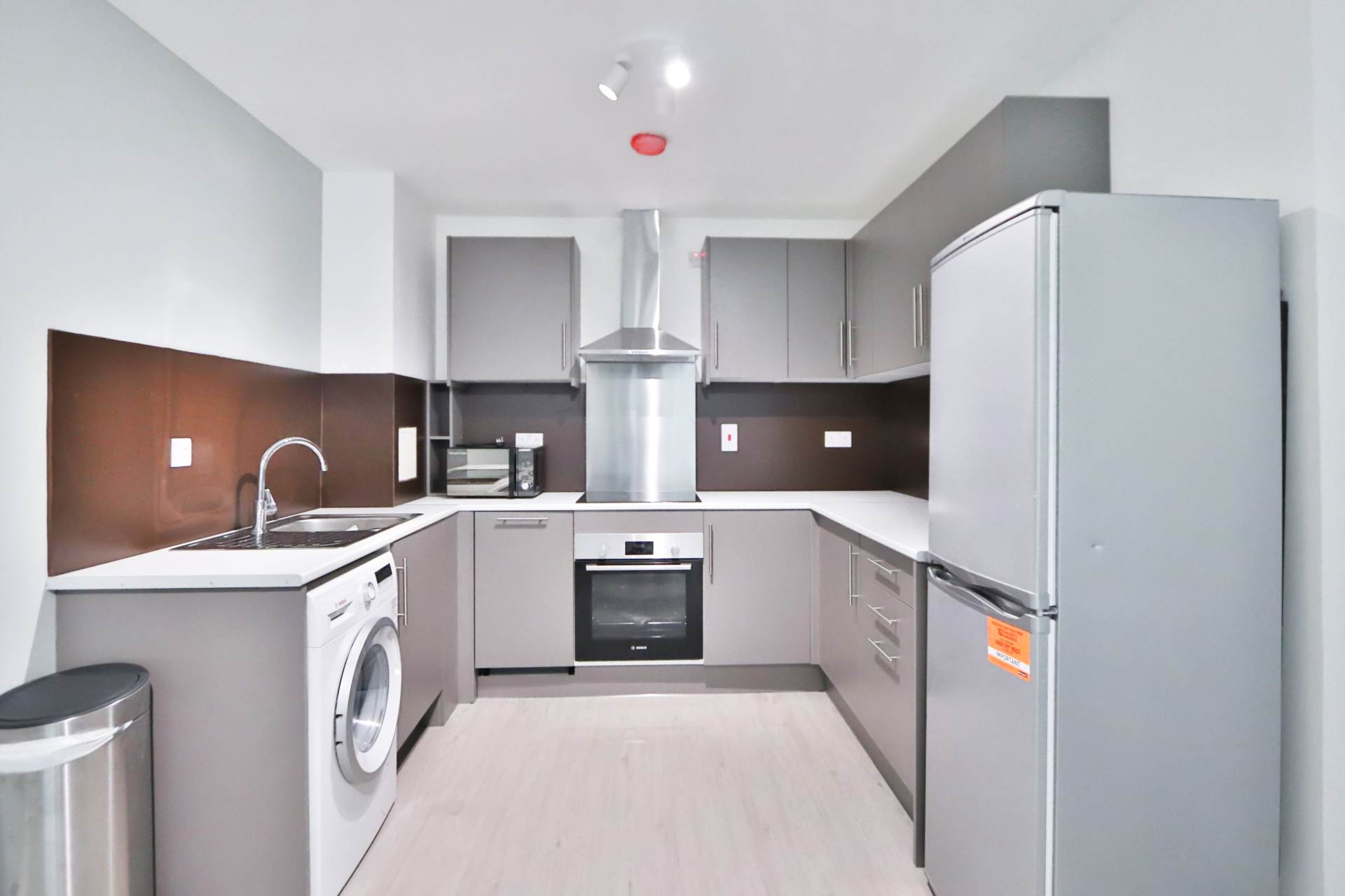 Salamanca Place, London, Image 3